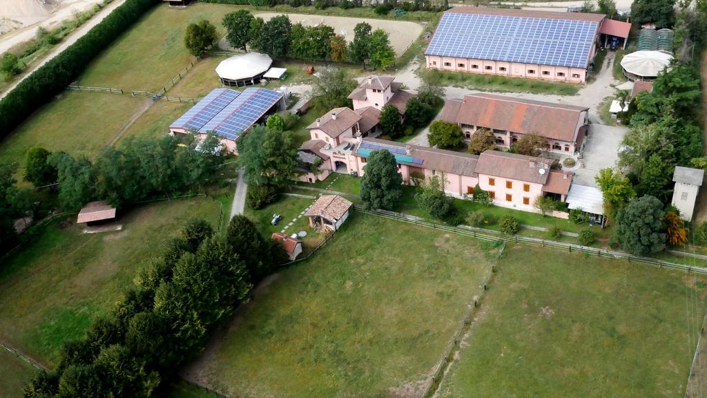 San Giacomo Horses & Agriturismo Arluno Bagian luar foto